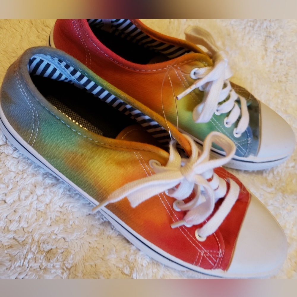 MIZUNO running tie dye chuck sneakers 🌈 rainbow 10 Women's (8 men's) Pride